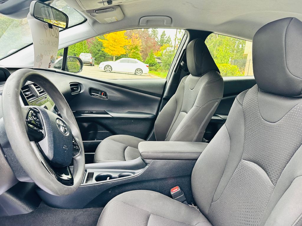 2019 Toyota Prius Image 11