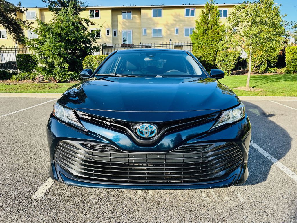 2018 Toyota Camry Image 2