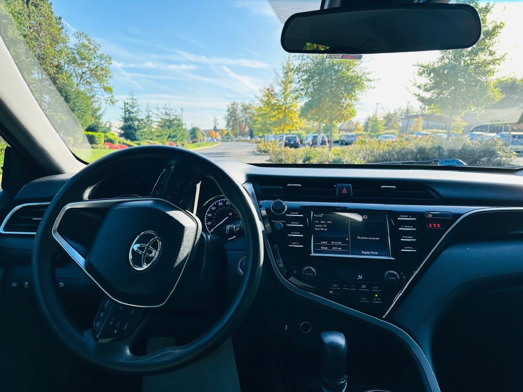 2018 Toyota Camry Image 8