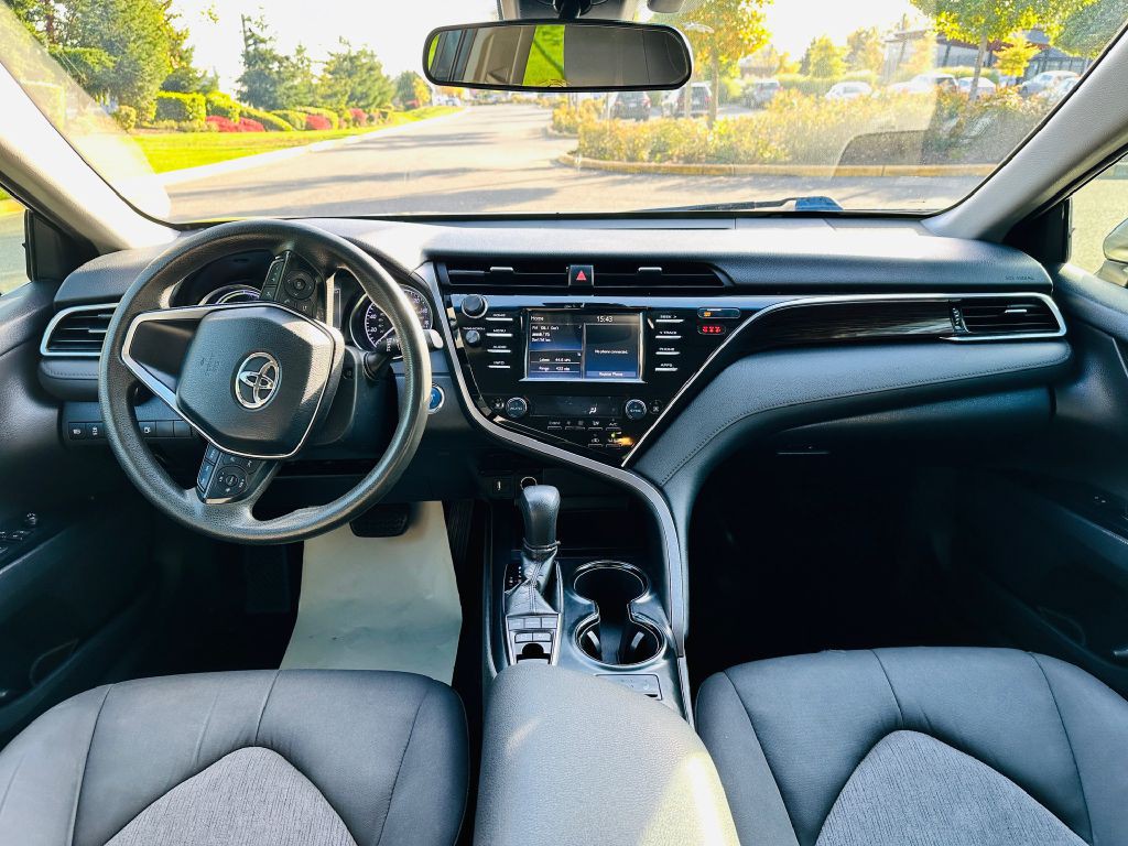 2018 Toyota Camry Image 9