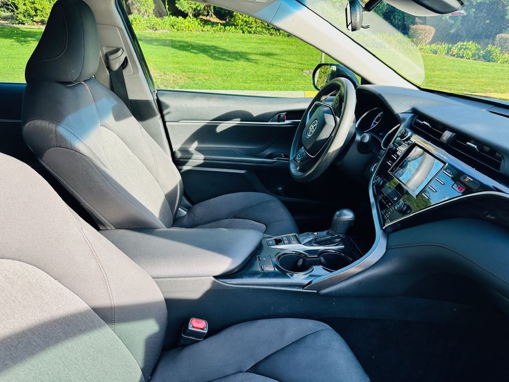 2018 Toyota Camry Image 10