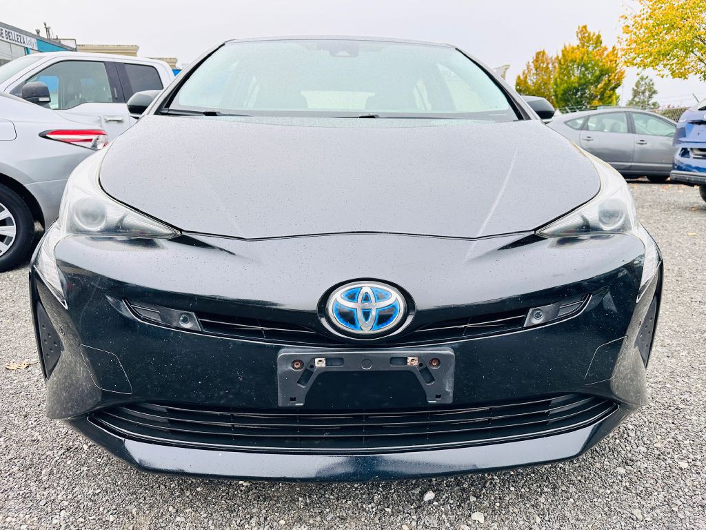 2017 Toyota Prius Image 2