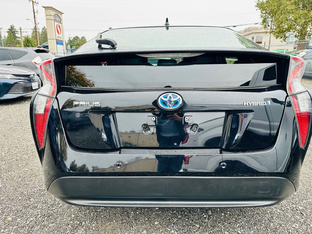 2017 Toyota Prius Image 6