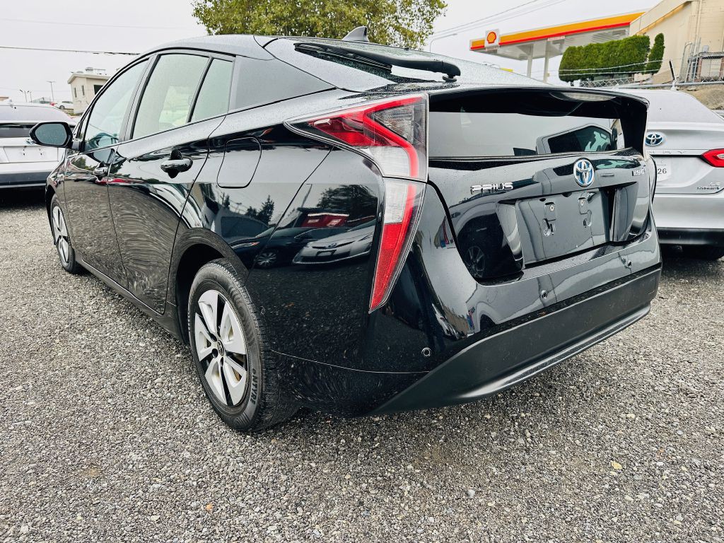 2017 Toyota Prius Image 7