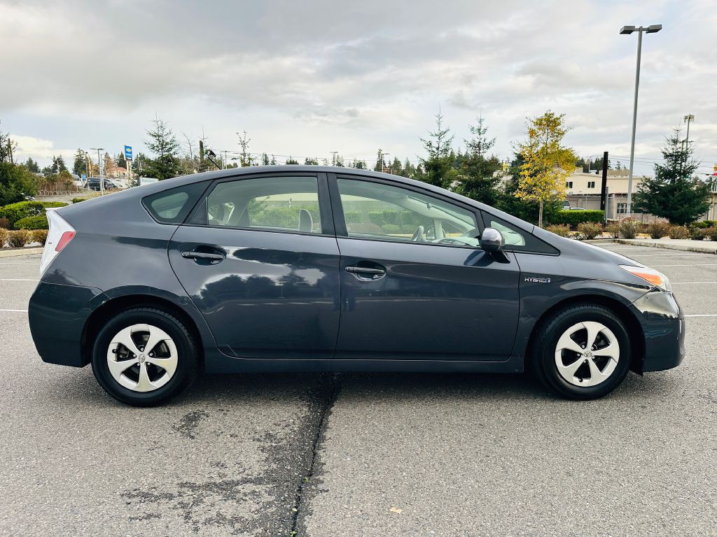 2015 Toyota Prius Image 4