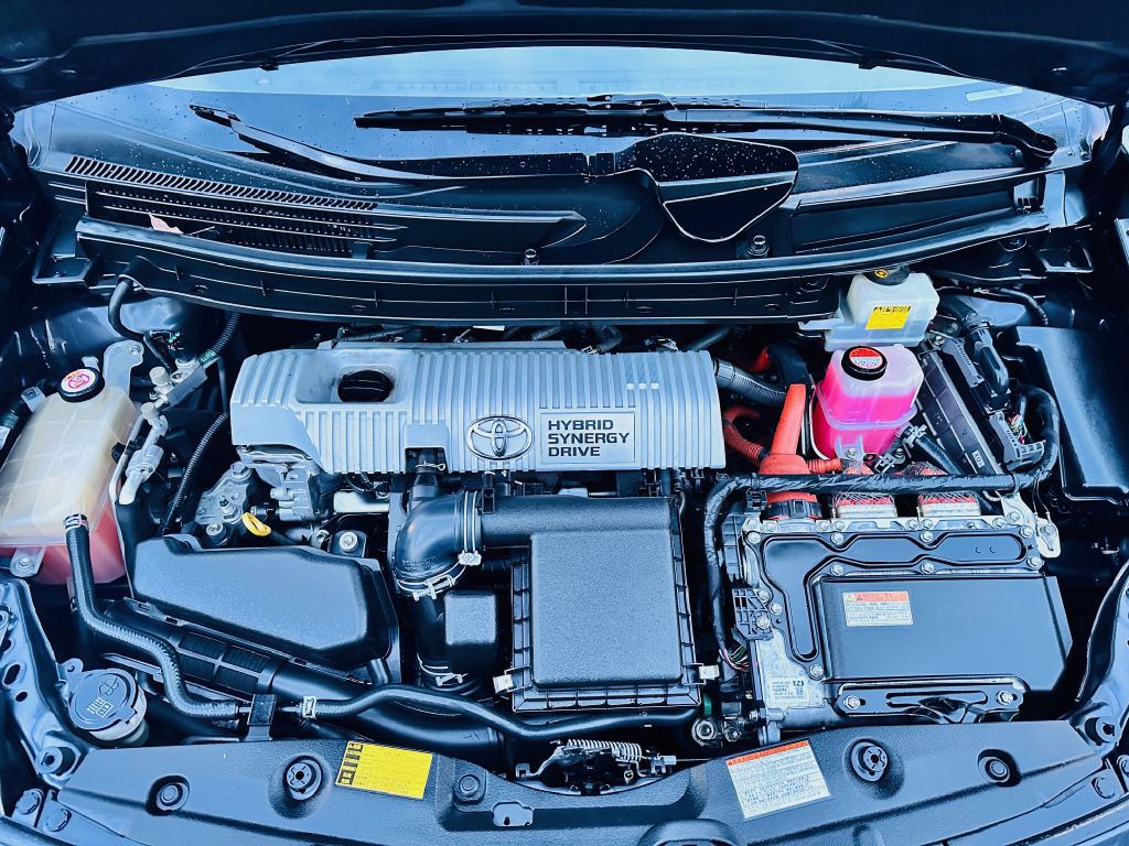2015 Toyota Prius Image 12