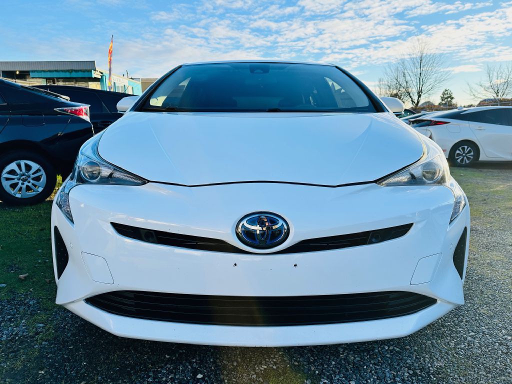 2017 Toyota Prius Image 2