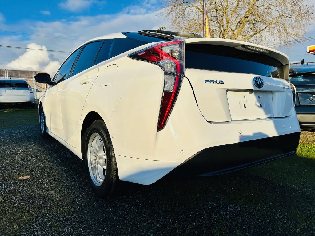 2017 Toyota Prius Image 7