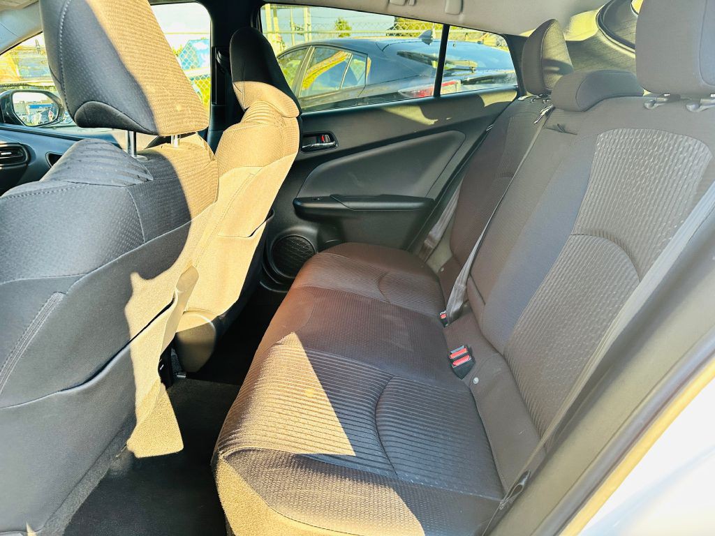 2017 Toyota Prius Image 9