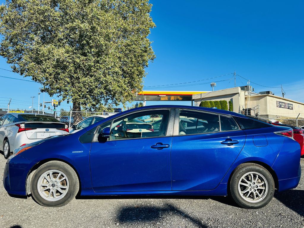 2017 Toyota Prius Image 4