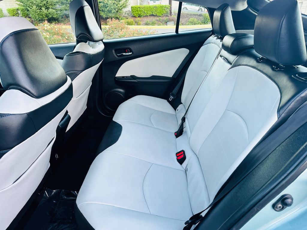 2016 Toyota Prius Image 9