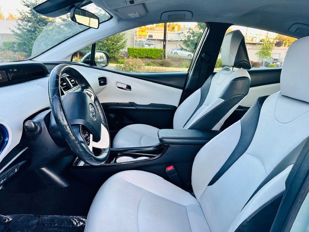 2016 Toyota Prius Image 11