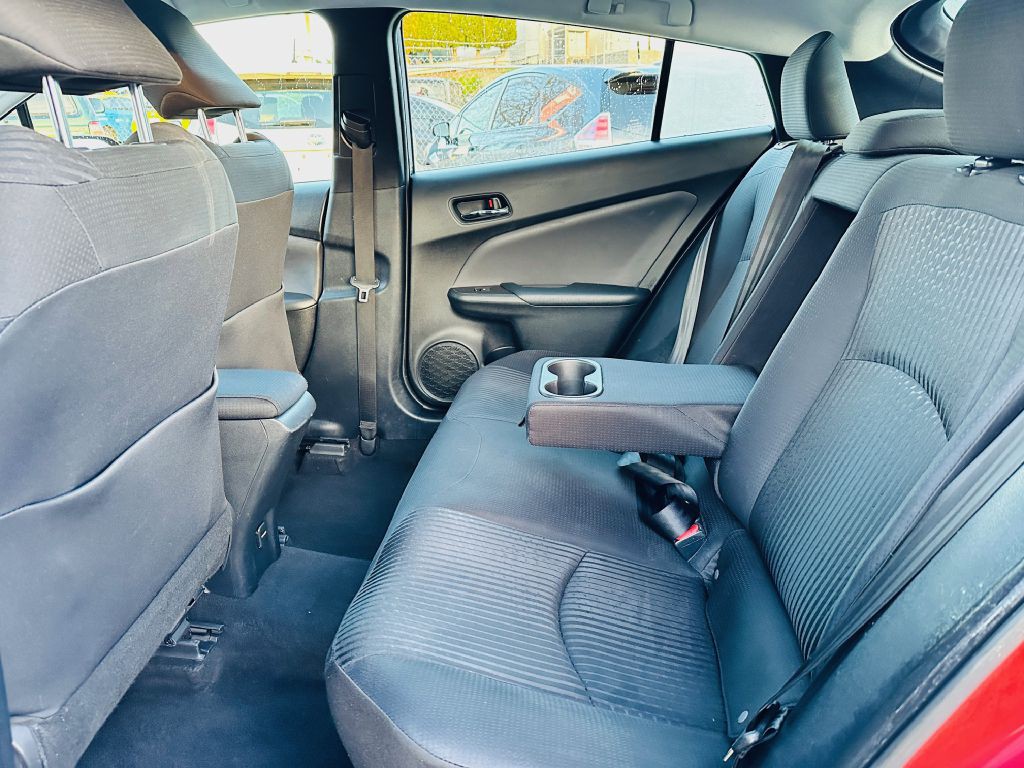 2018 Toyota Prius Image 8