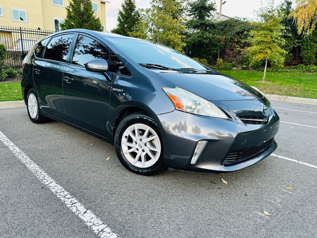 2014 Toyota Prius Image 1