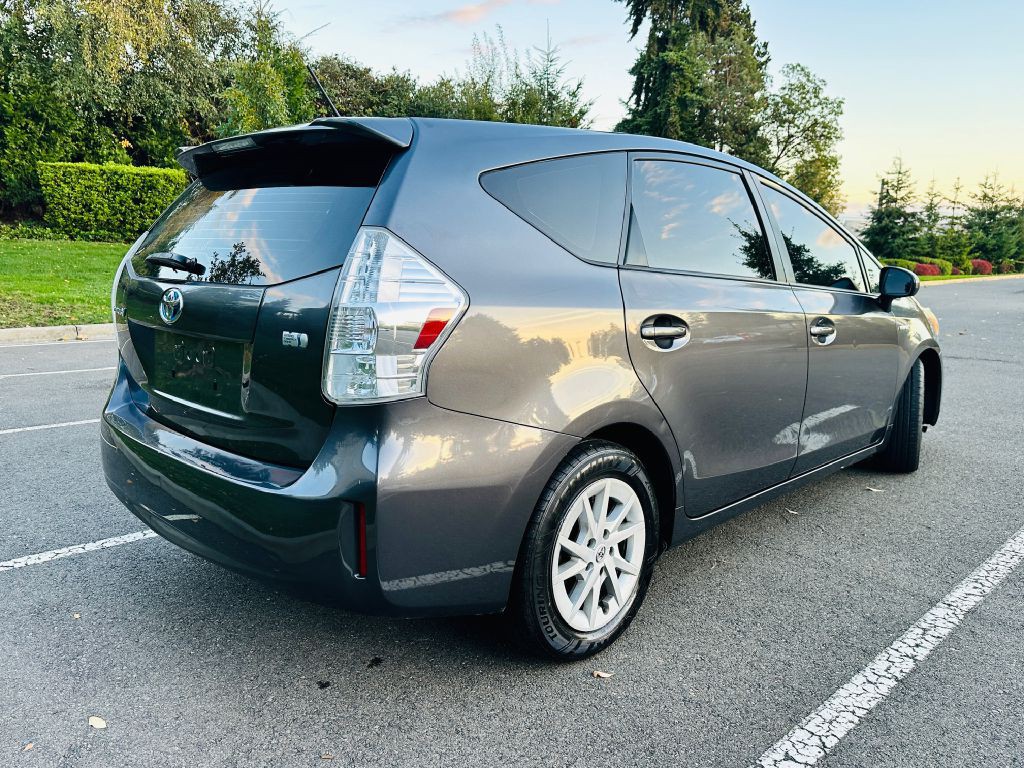 2014 Toyota Prius Image 3