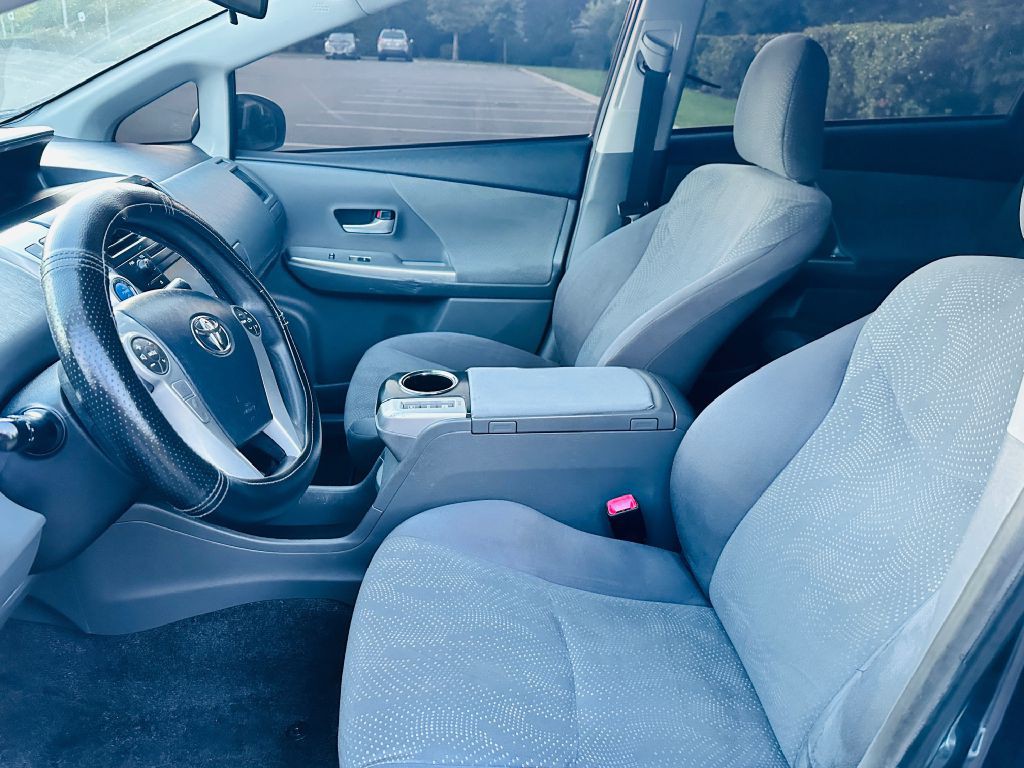 2014 Toyota Prius Image 10