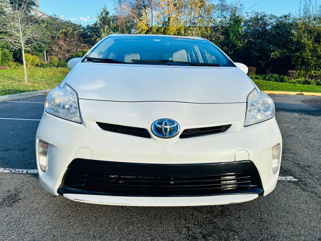 2015 Toyota Prius Image 2