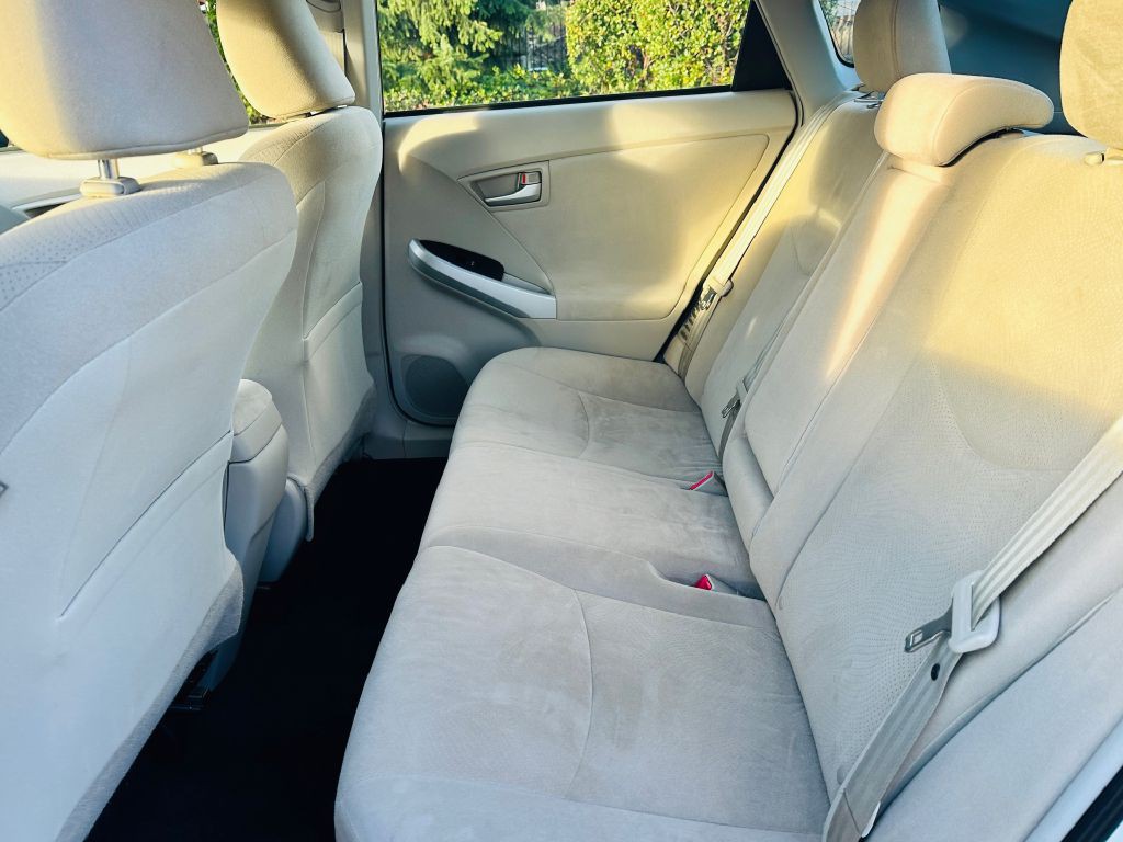 2015 Toyota Prius Image 8