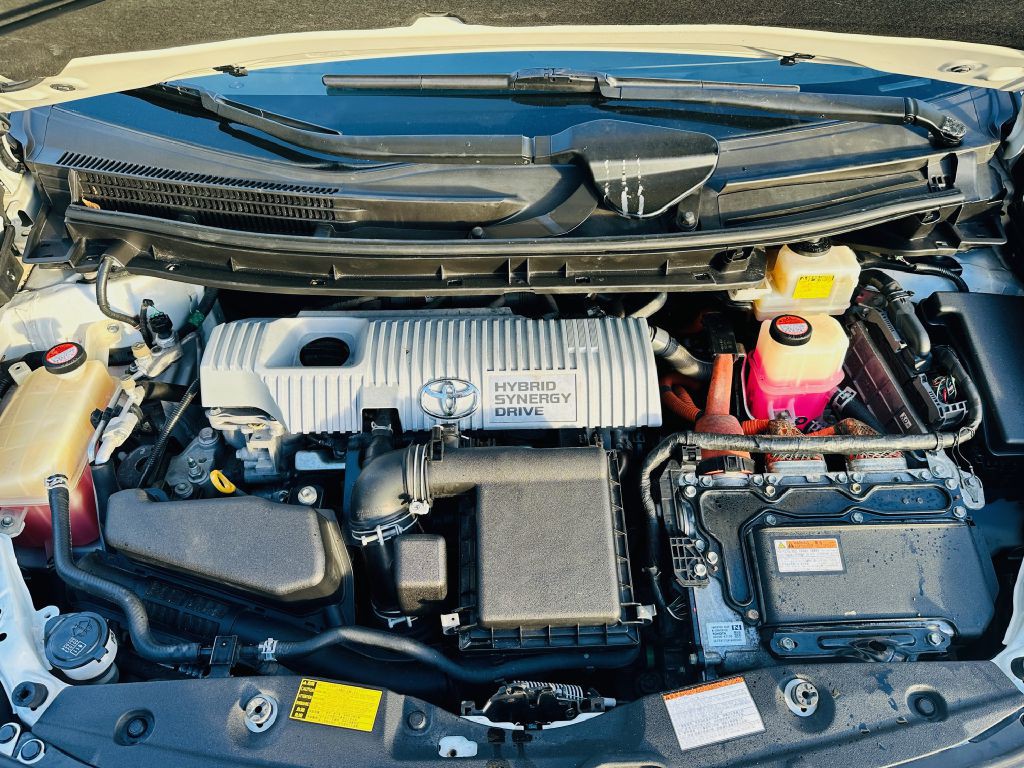 2015 Toyota Prius Image 11