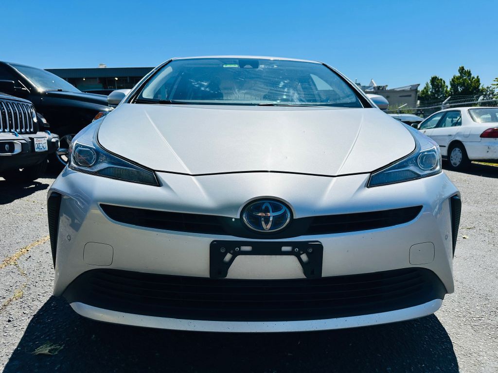 2020 Toyota Prius Image 2