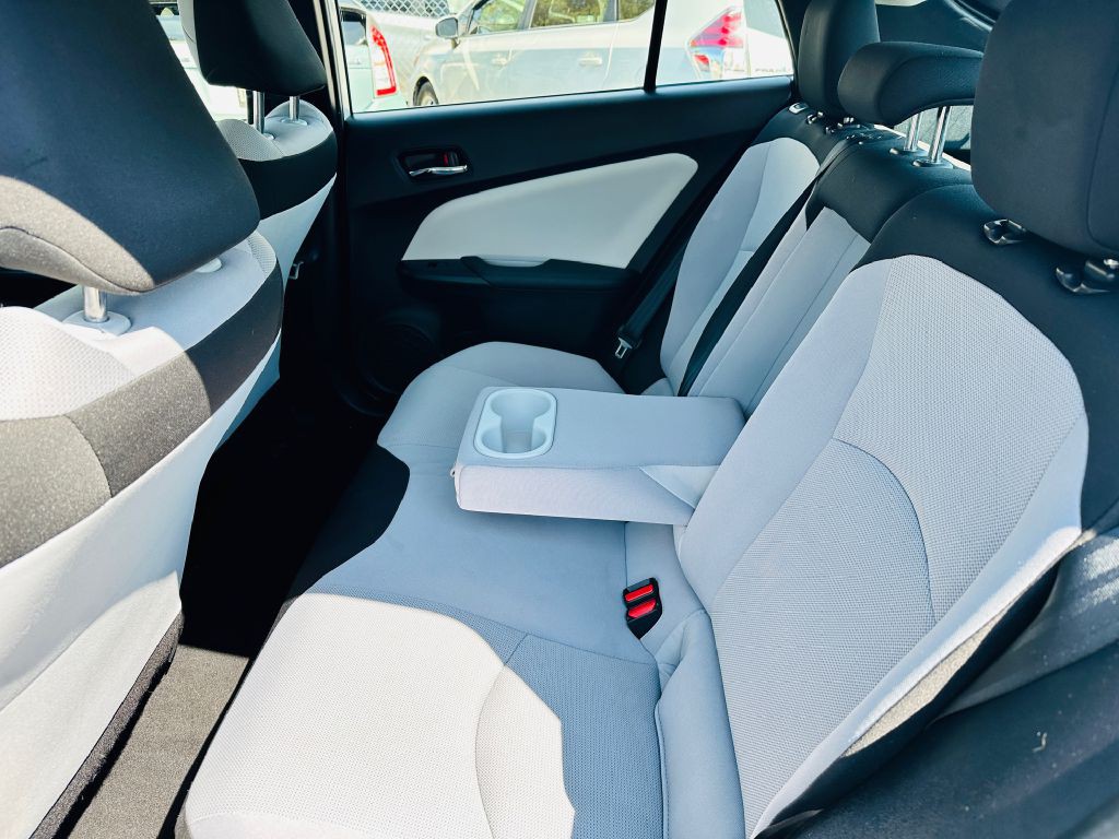 2020 Toyota Prius Image 8