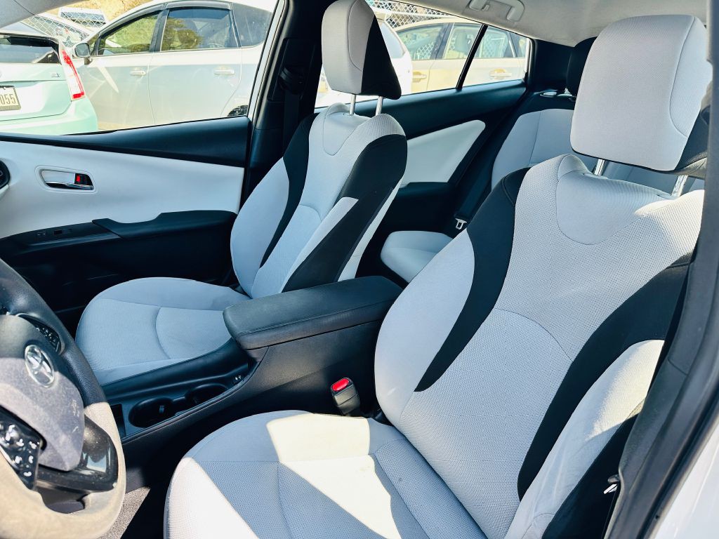 2020 Toyota Prius Image 10