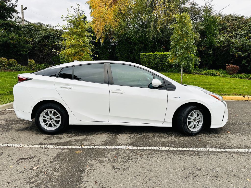 2018 Toyota Prius Image 4