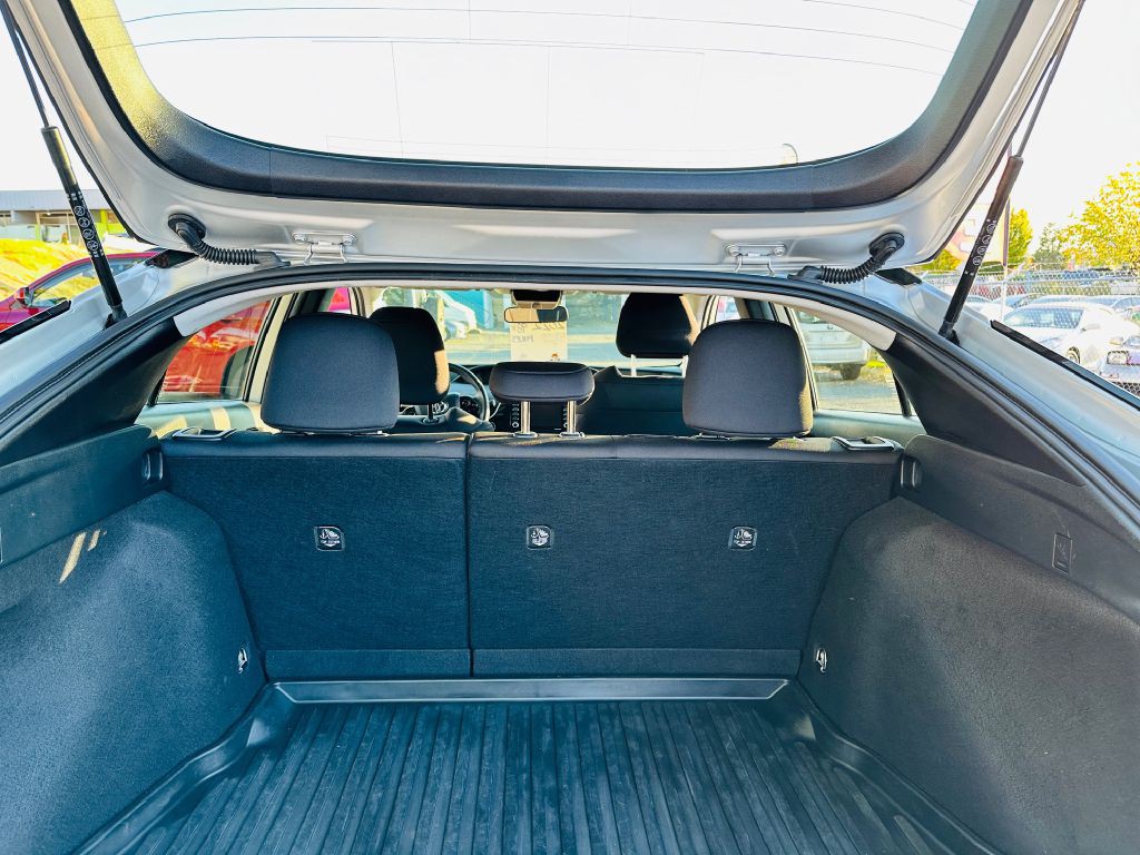 2022 Toyota Prius Image 8