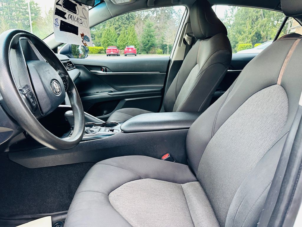 2020 Toyota Camry Image 8