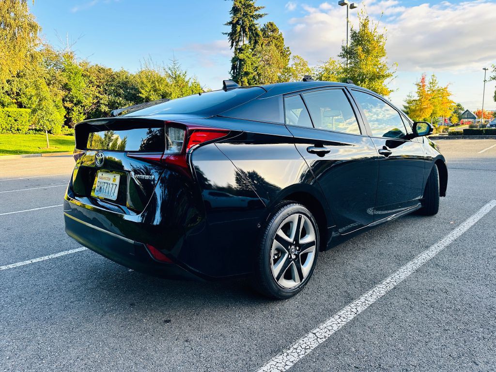 2020 Toyota Prius Image 3
