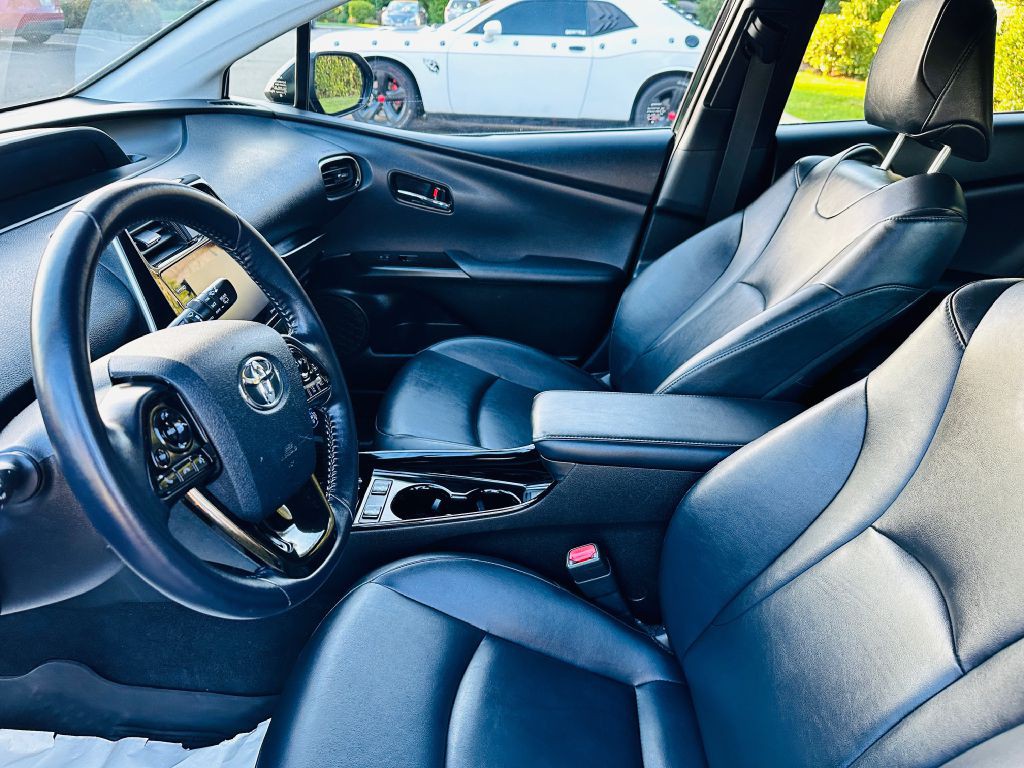 2020 Toyota Prius Image 12
