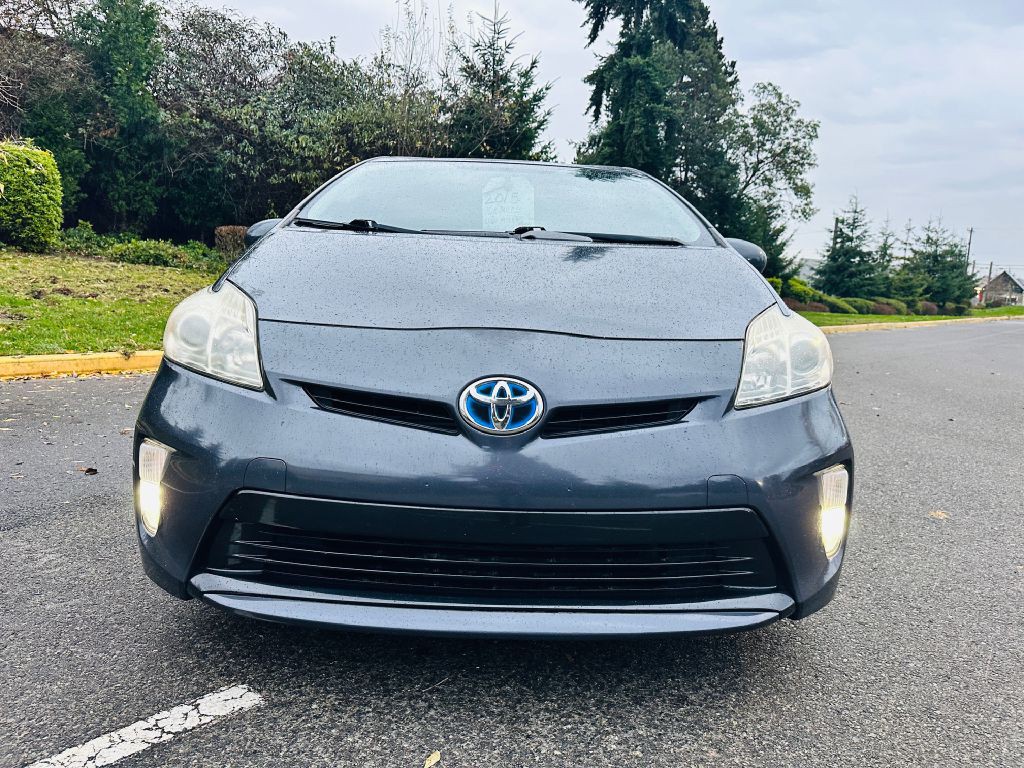 2015 Toyota Prius Image 2