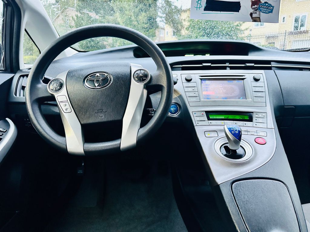 2015 Toyota Prius Image 10