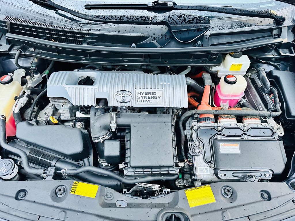 2015 Toyota Prius Image 12