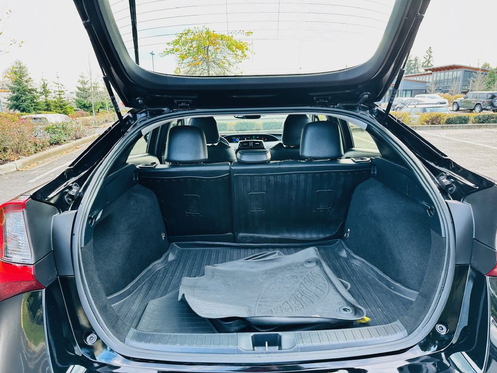 2020 Toyota Prius Image 8