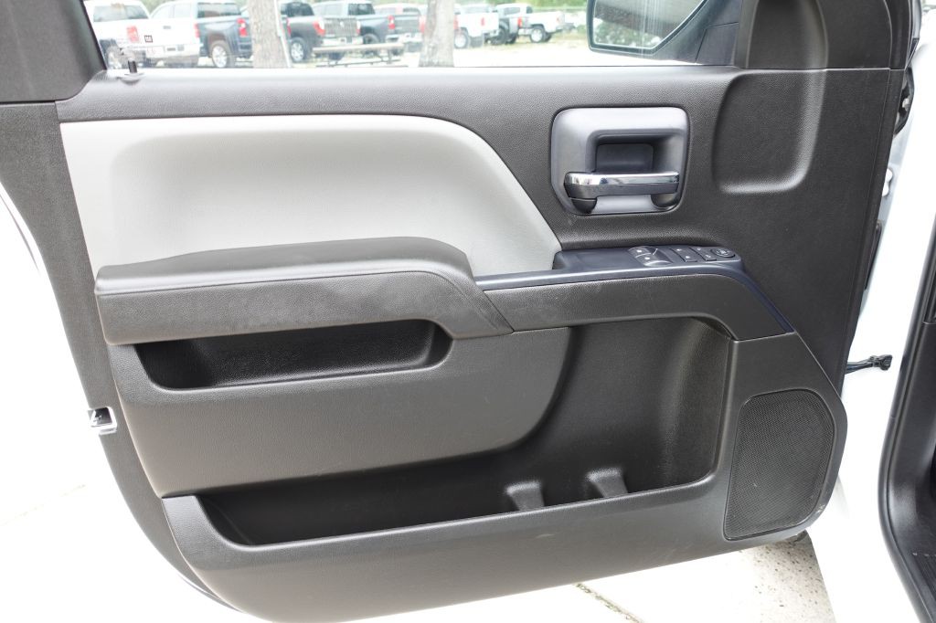 2017 GMC Sierra Image 30
