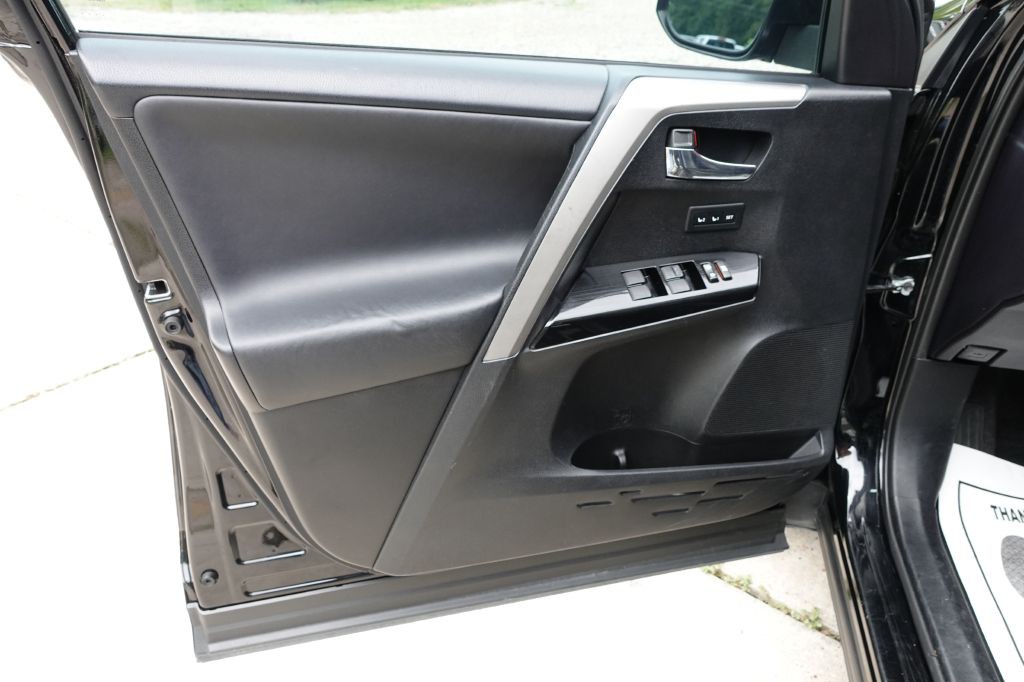 2016 Toyota Rav4 Image 30