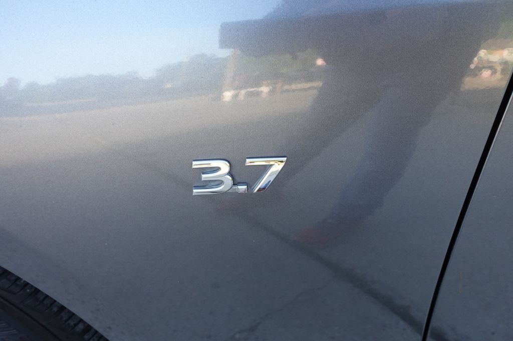 2014 INFINITI Q60 Image 28