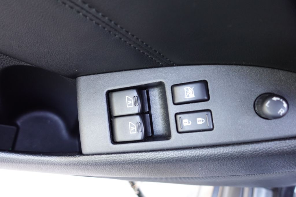2014 INFINITI Q60 Image 30