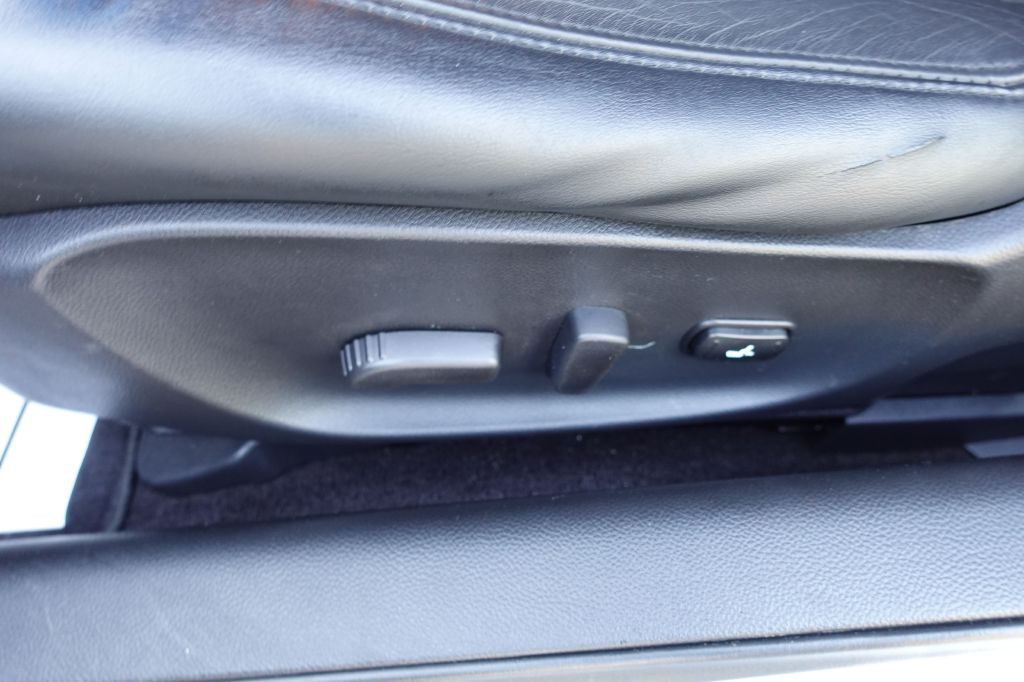 2014 INFINITI Q60 Image 33