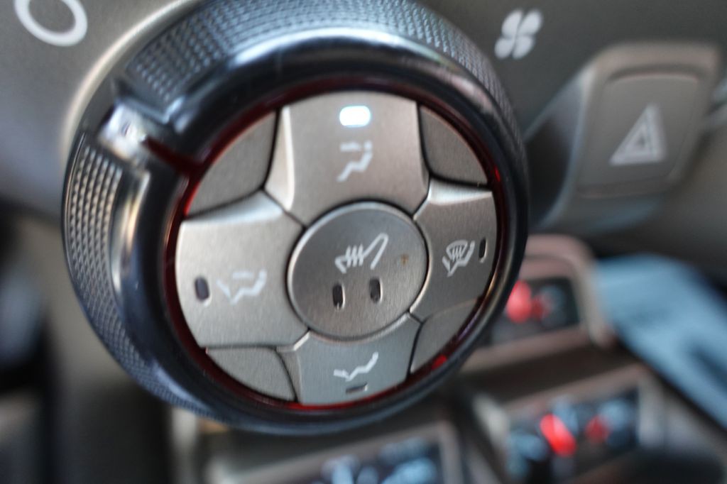 2015 Chevrolet Camaro Image 39
