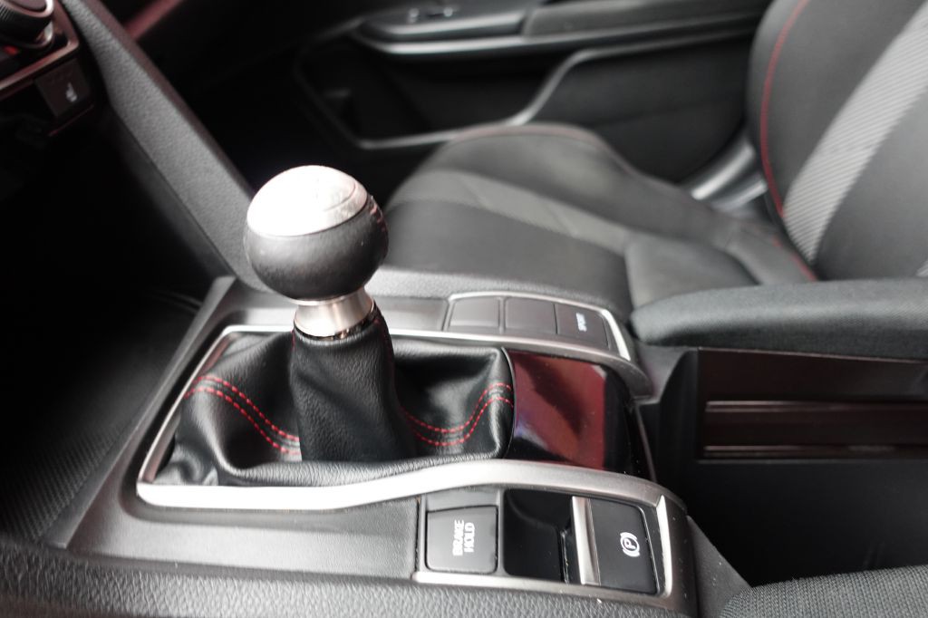 2018 Honda Civic Image 39
