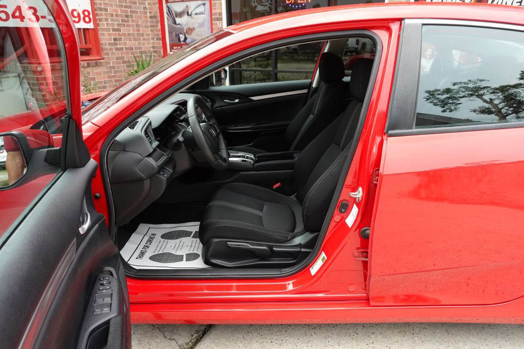 2017 Honda Civic Image 32