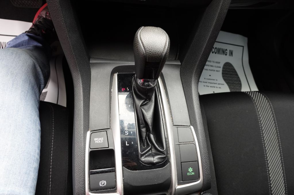 2017 Honda Civic Image 39