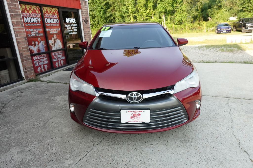 2017 Toyota Camry Image 8