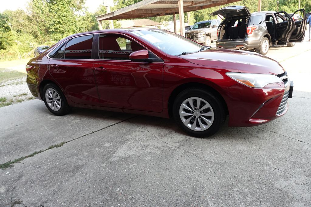 2017 Toyota Camry Image 11