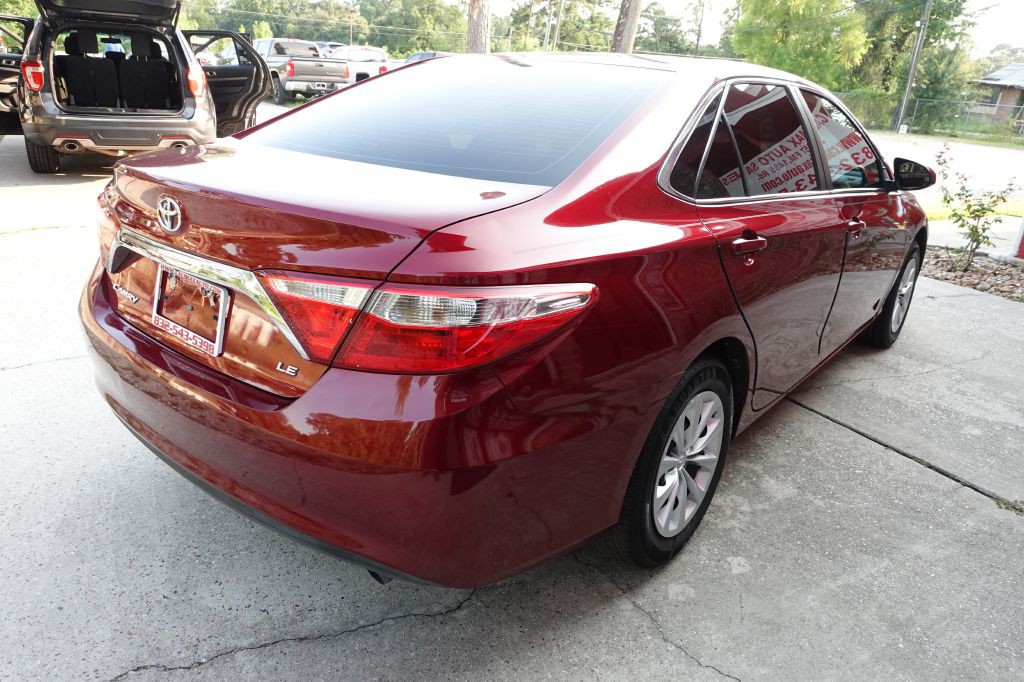 2017 Toyota Camry Image 14