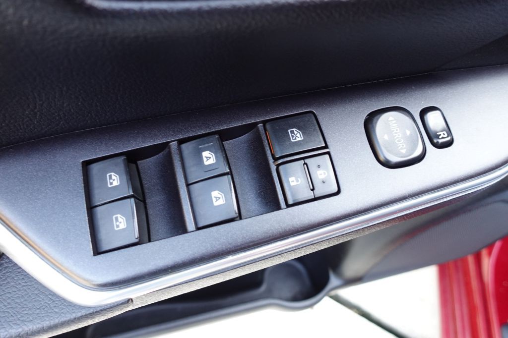 2017 Toyota Camry Image 27