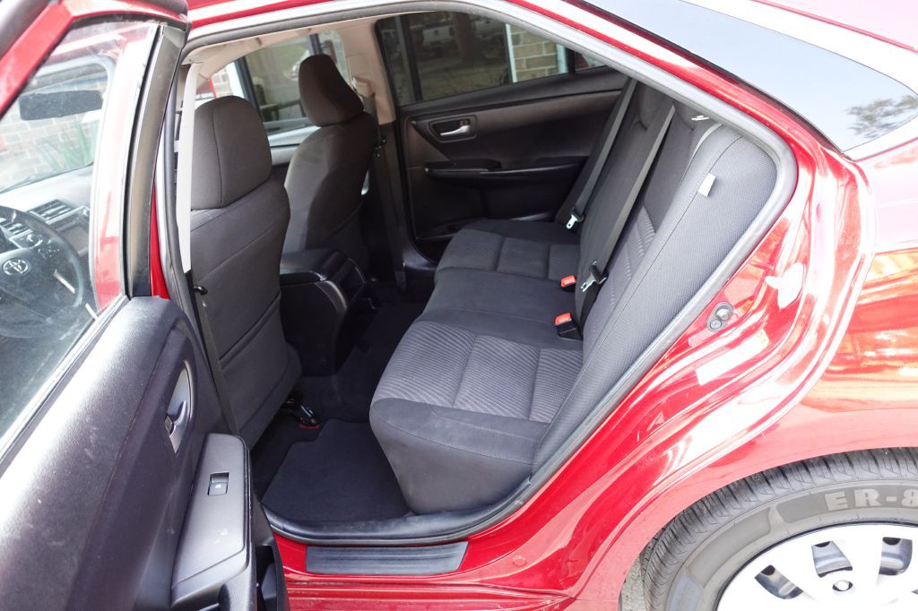 2017 Toyota Camry Image 29