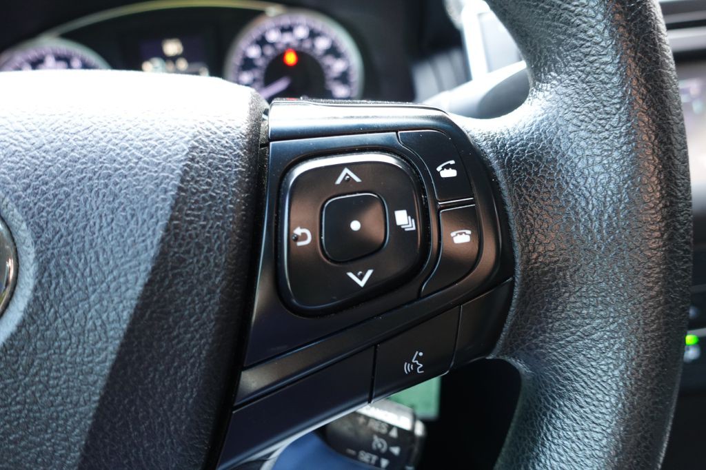 2017 Toyota Camry Image 44